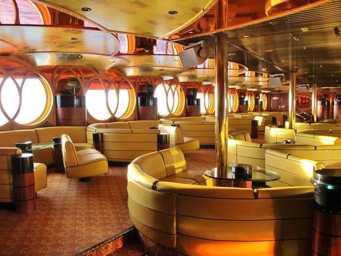 Carnival Paradise queen mary aft lounge.jpg